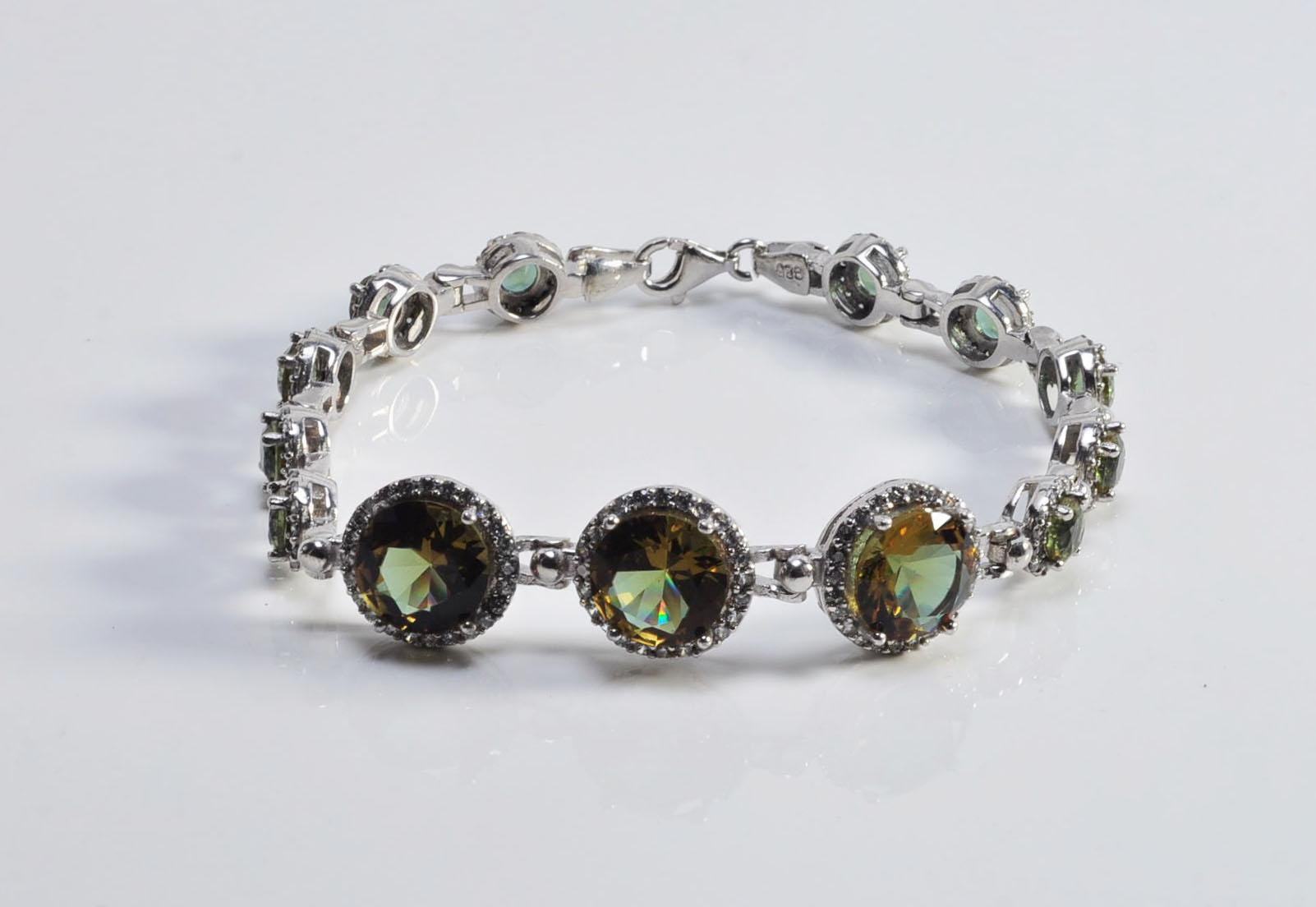 Sultanite Stone: The Mesmerizing Story of Turkey's Color-Changing Gem