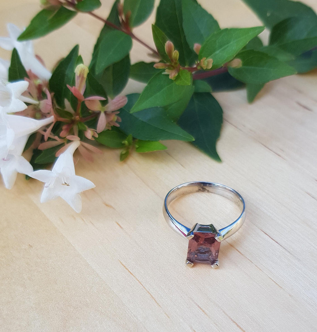 Handmade Color Changing Sultanite Silver Ring: Turkish Gemstone Jewelry