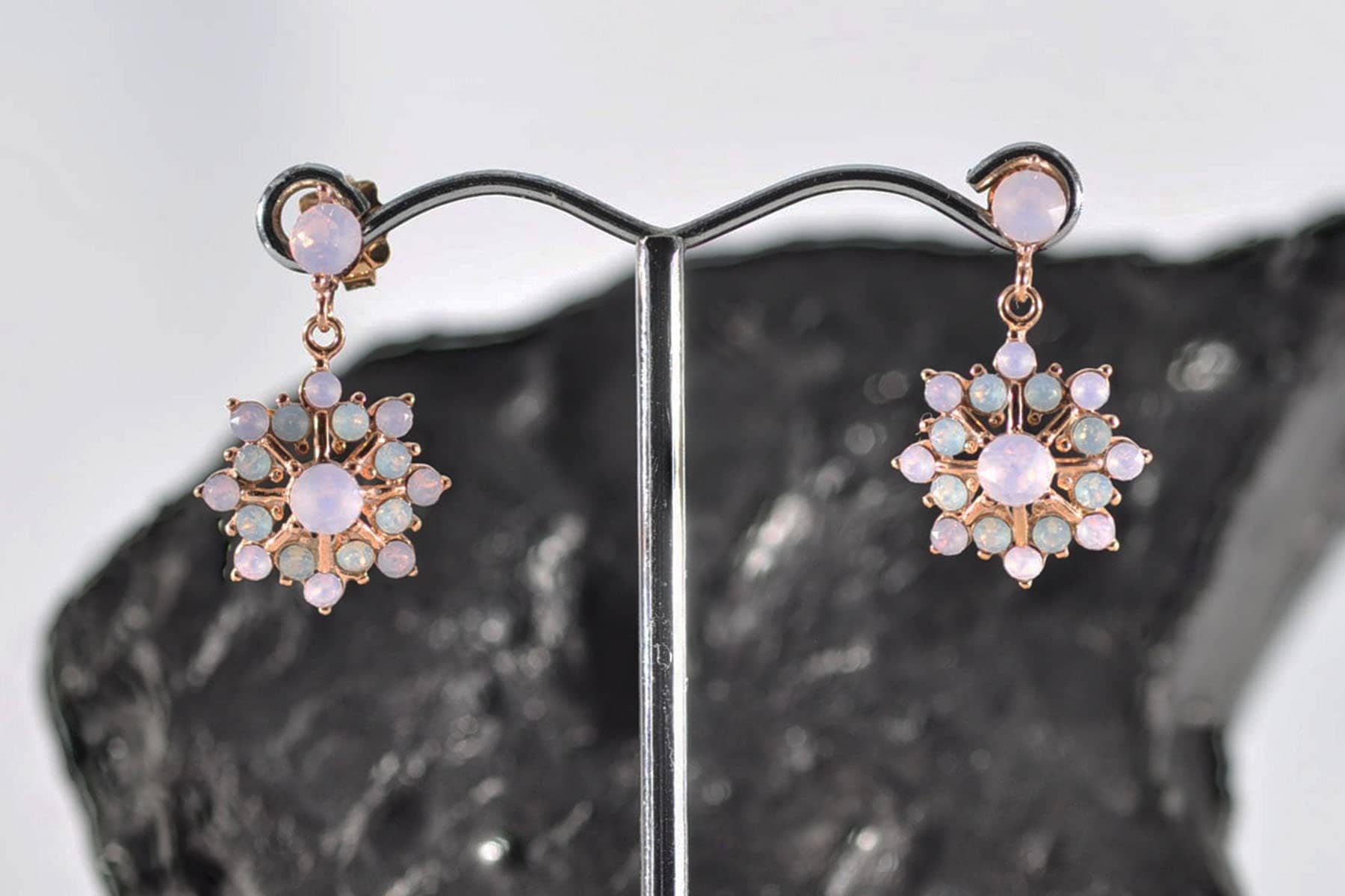 Handmade Genuine Natural Pink Quartz Silver Earring,Rose Silver Band Pink Quartz Earring,Crystal Cut Earring,Stud Earring,Artist Design