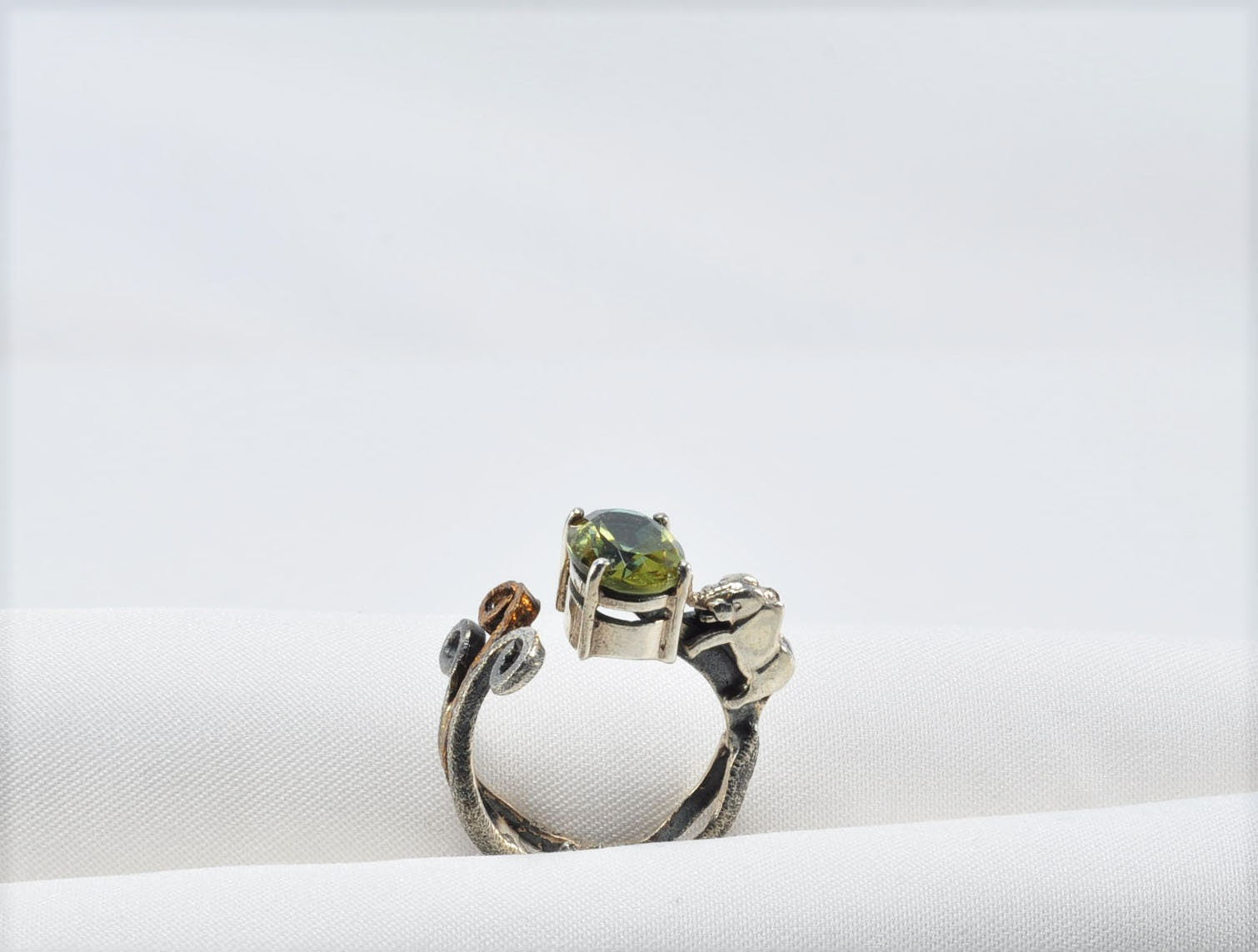 Handmade Sultanite Silver Color Changing Ring, Handcrafted Sultanite Jewelry,Wedding Ring Gift, Sultanite Art Deco Ring,Gift for Her