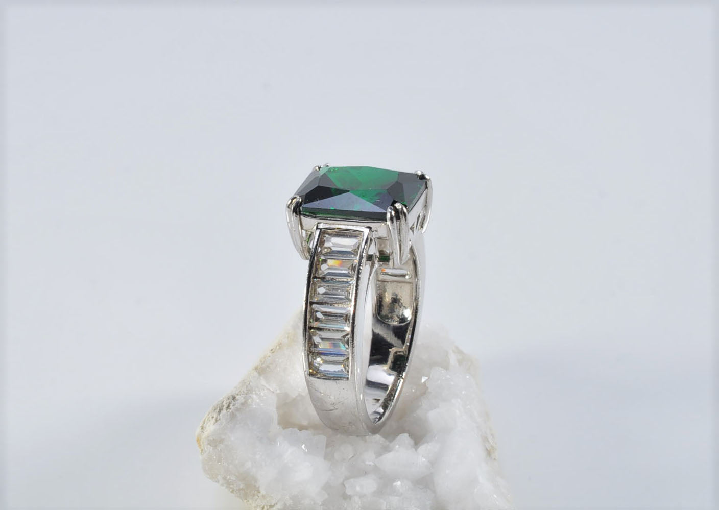 Handmade Emerald & Baguette Zircon Ring – 925 Sterling Silver Jewelry