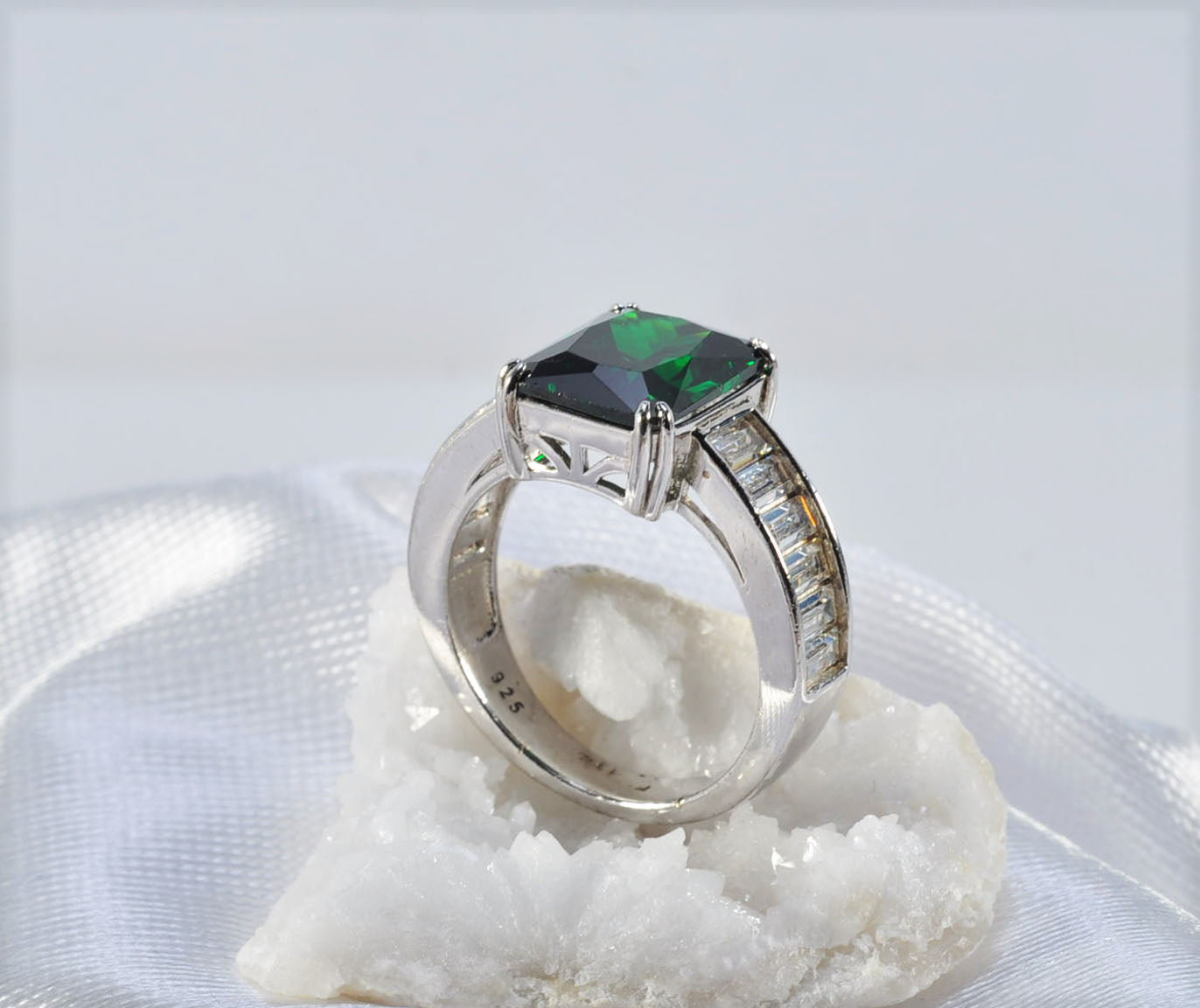 Handmade Emerald & Baguette Zircon Ring – 925 Sterling Silver Jewelry