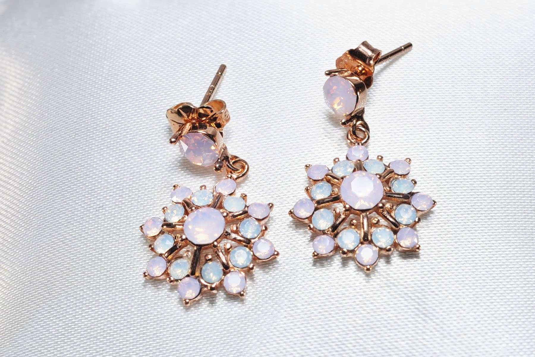 Handmade Genuine Natural Pink Quartz Silver Earring,Rose Silver Band Pink Quartz Earring,Crystal Cut Earring,Stud Earring,Artist Design