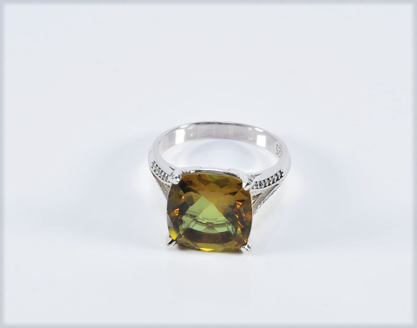 Handmade Sultanite Silver Color Changing Ring, Handcrafted Sultanite Jewelry,Turkish Diaspora Gift for Her