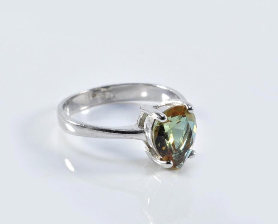 Handmade Heart‑Shaped Sultanite Ring in Sterling Silver, Color‑Changing Gemstone Jewelry