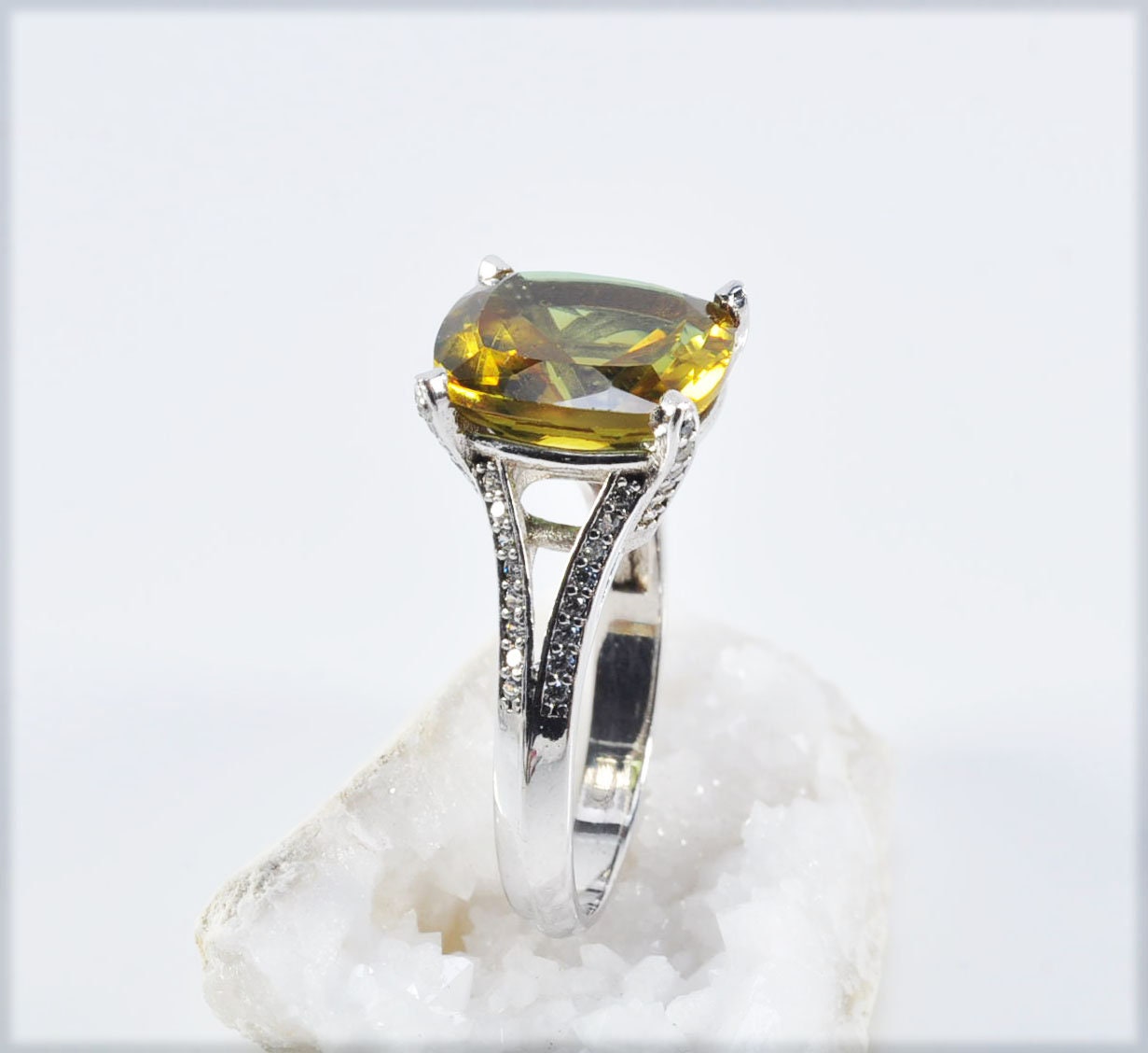 Handmade Sultanite Silver Color Changing Ring, Handcrafted Sultanite Jewelry,Turkish Diaspora Gift for Her