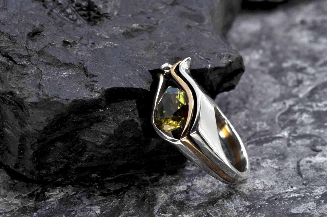 Handcrafted Sultanite Silver Ring: Pear Cut Gemstone Jewelry