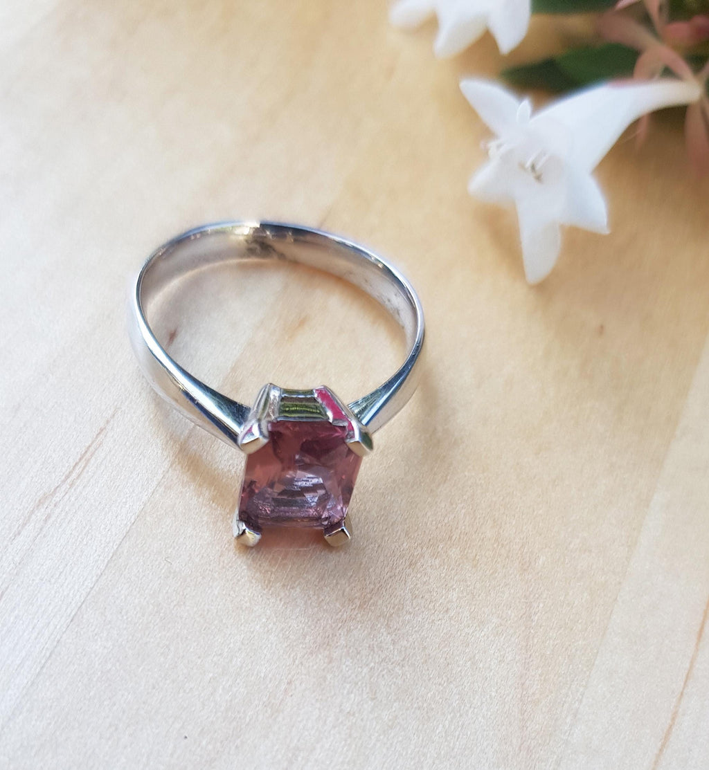 Handmade Color Changing Sultanite Silver Ring: Turkish Gemstone Jewelry