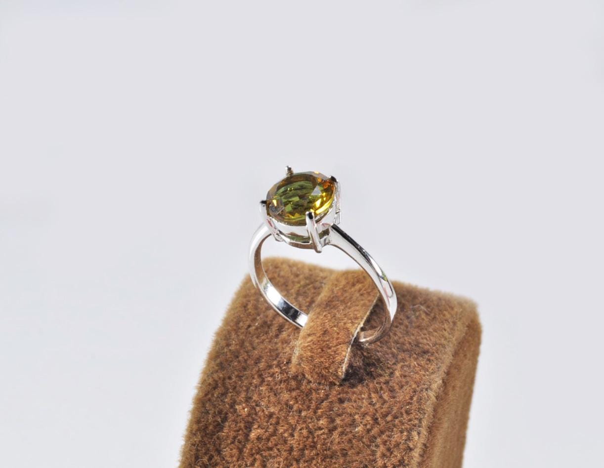 Handmade Color Changing Sultanite Silver Ring: Turkish Gemstone Jewelry