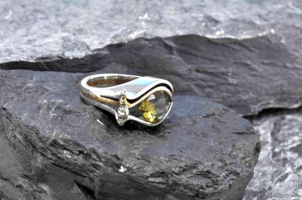 Handcrafted Sultanite Silver Ring: Pear Cut Gemstone Jewelry