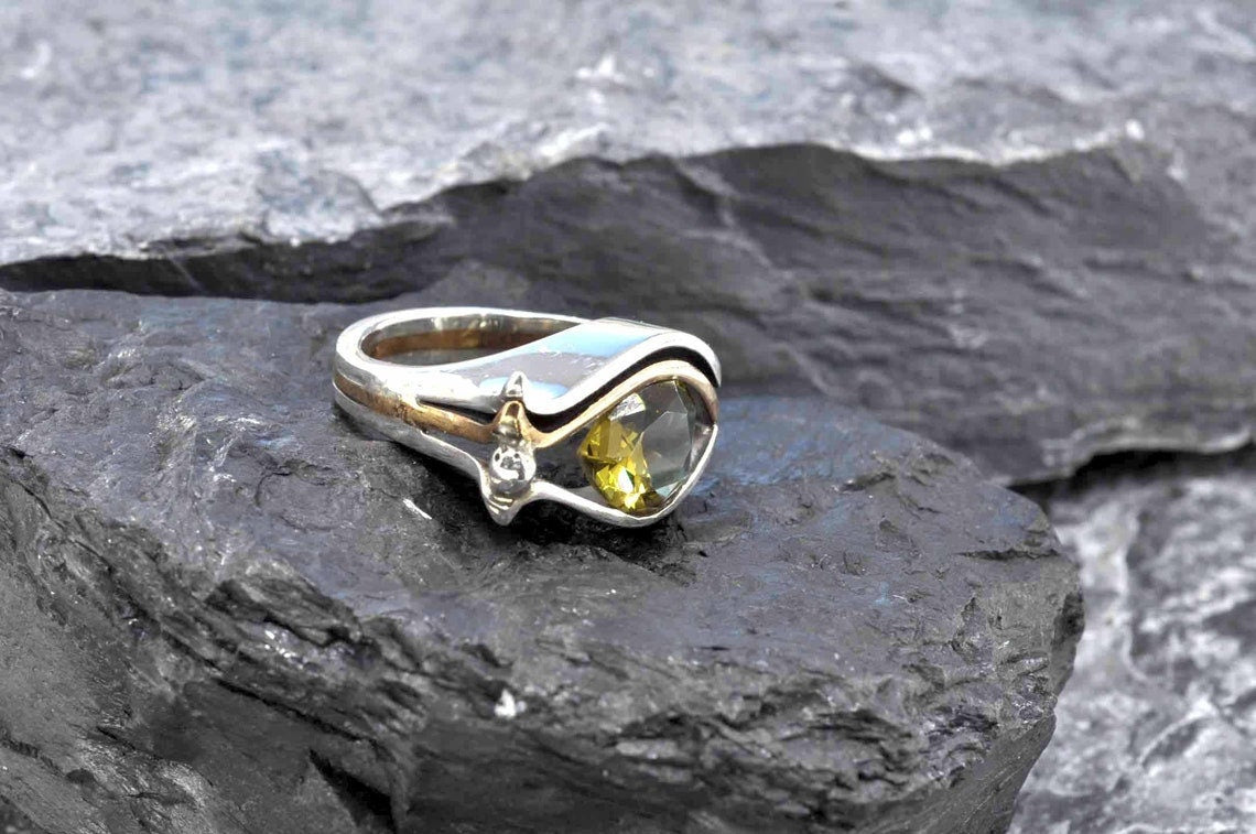 Handcrafted Sultanite Silver Ring: Pear Cut Gemstone Jewelry