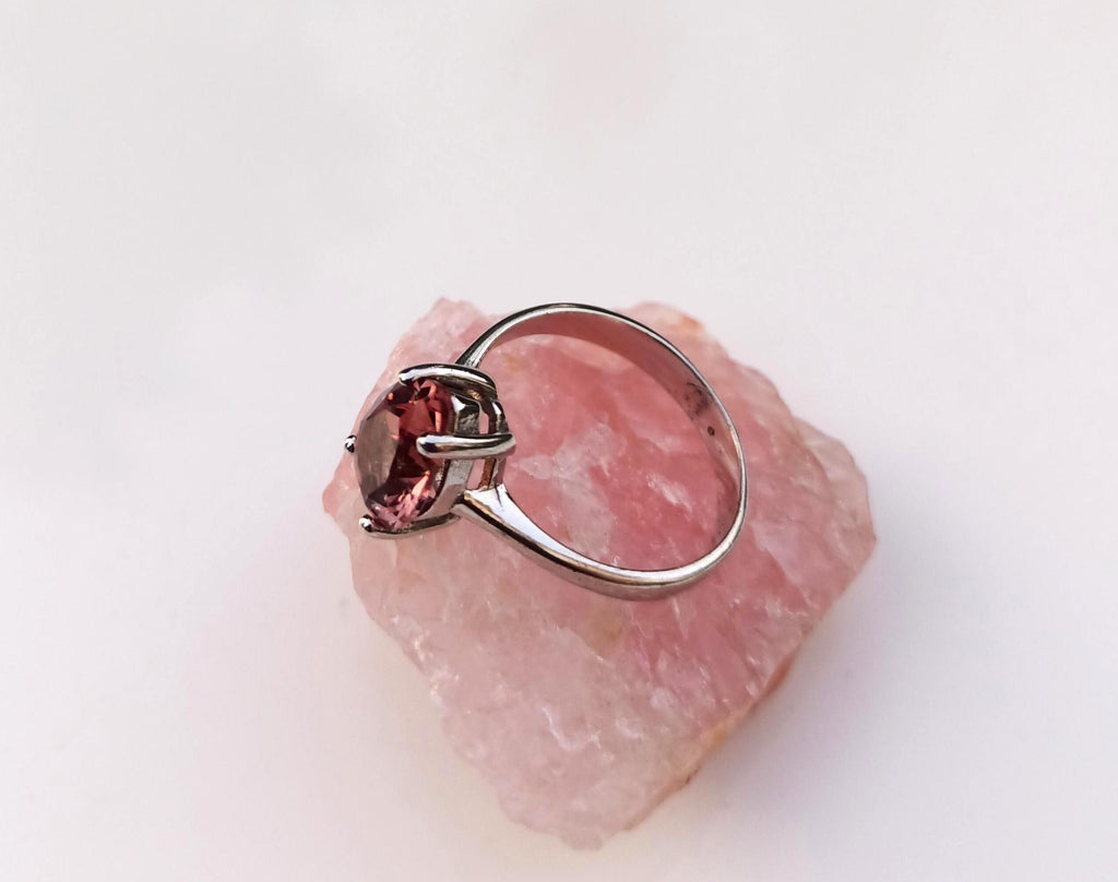 Handmade Heart‑Shaped Sultanite Ring in Sterling Silver, Color‑Changing Gemstone Jewelry